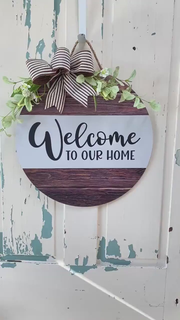 Welcome Wood Look Doorhanger with greens and a bow, minimalist door decoration, Circle Door Hanger, Welcome Wreath