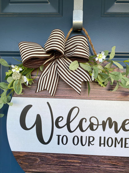 Welcome Wood Look Doorhanger with greens and a bow, minimalist door decoration, Circle Door Hanger, Welcome Wreath